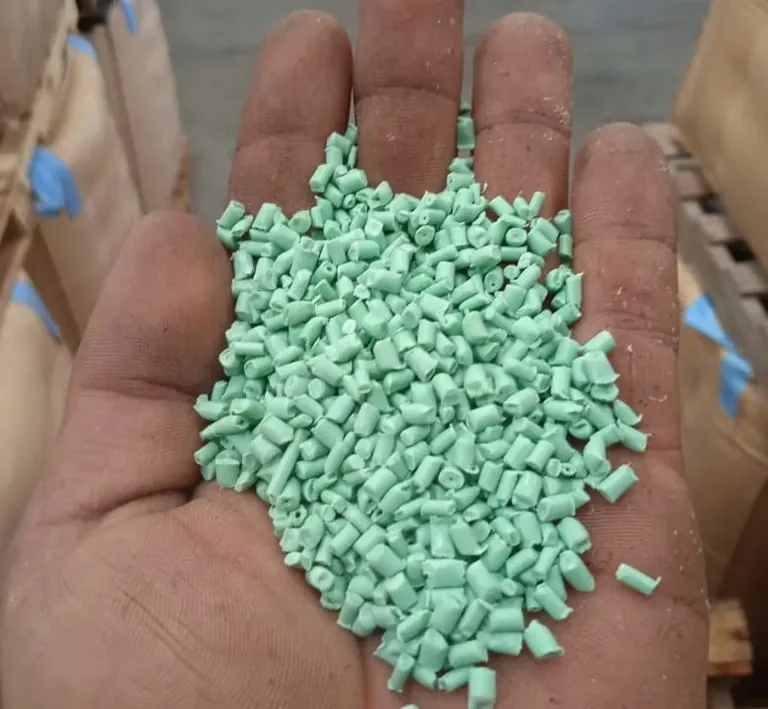 Pelet reciclado verde
