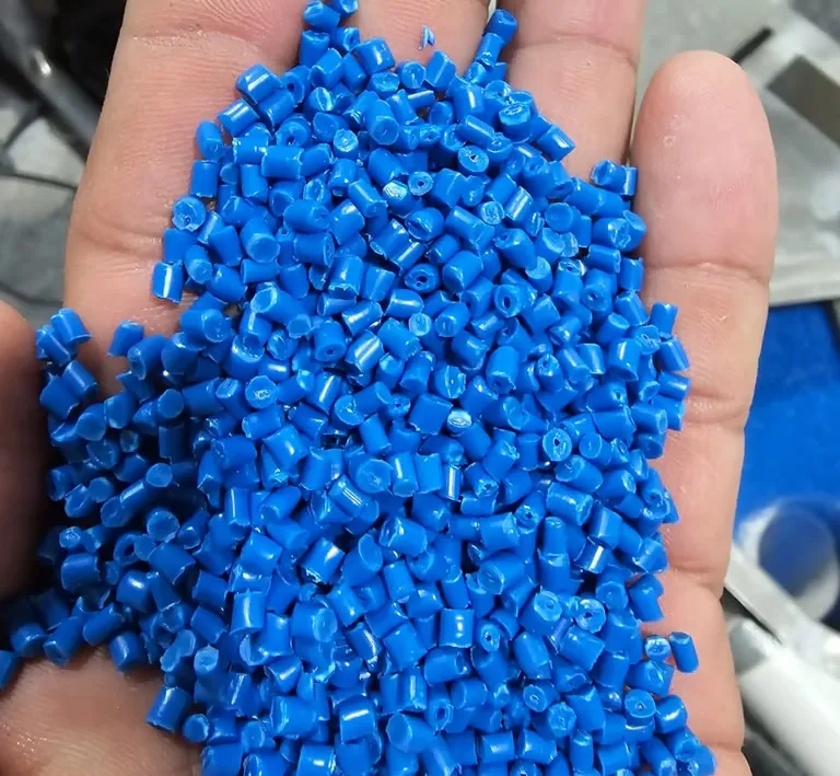 Pelet de polietileno reciclado azul